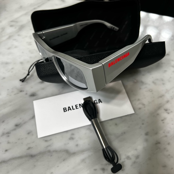 Balenciaga LED sunglasses in silver - Picture 4 of 15